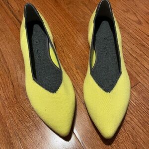 Rothy’s Merino Electric Yellow Lemon Points 9.5